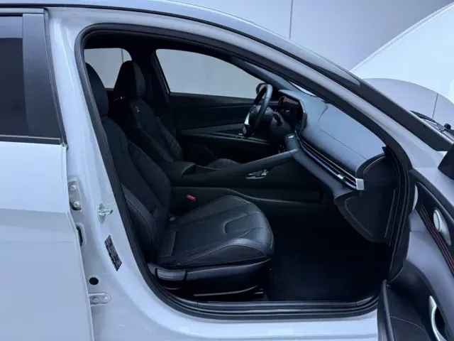 Hyundai Elantra — Фото автомобиля 21