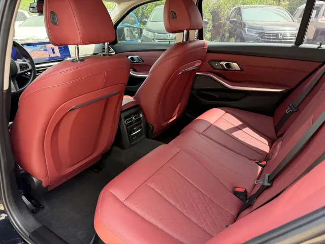 BMW 3 Series — Фото автомобиля 13
