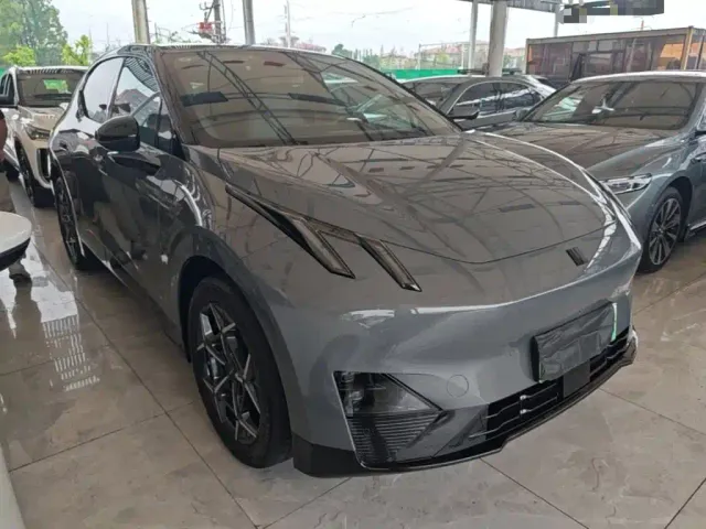 Lynk & Co Z20 — Фото автомобиля 3