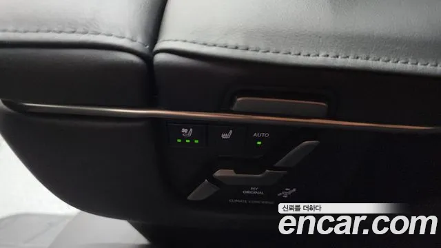 Lexus LM — Фото автомобиля 14