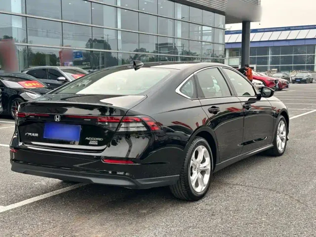 Honda Accord — Фото автомобиля 8