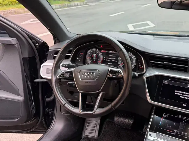 Audi A6L — Фото автомобиля 8