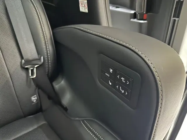 Toyota Vellfire — Фото автомобиля 13