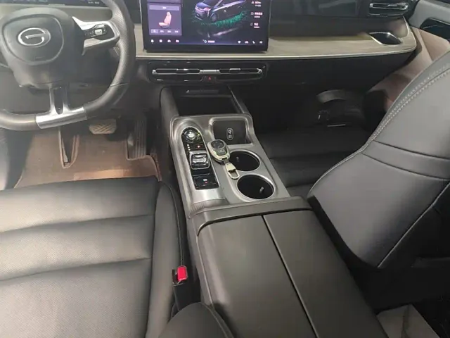 GAC Trumpchi E8 — Фото автомобиля 13