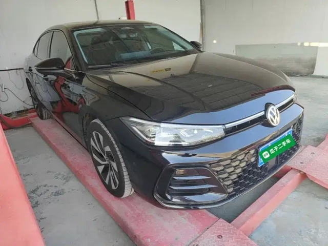 Volkswagen Passat — Фото автомобиля 3