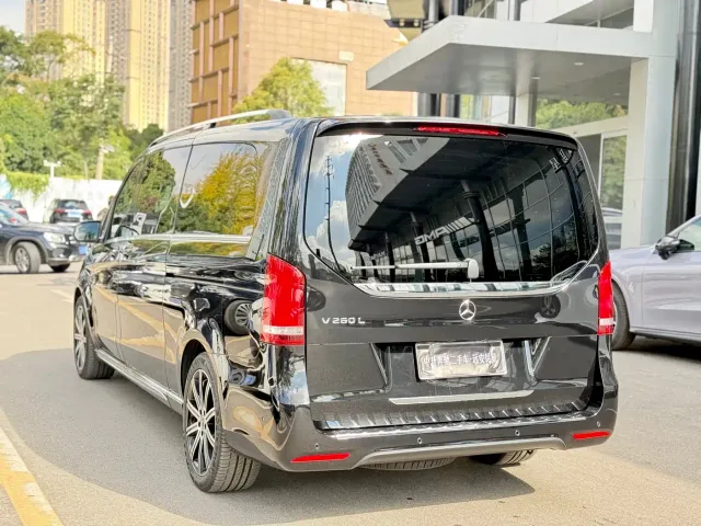 Mercedes-Benz V-Class — Фото автомобиля 7