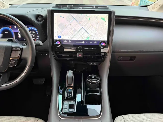 Toyota Vellfire — Фото автомобиля 17