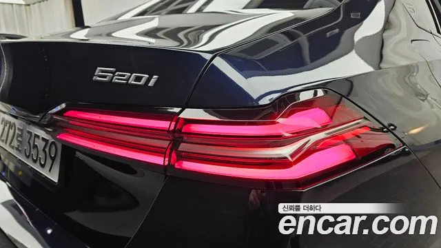 BMW 5 Series — Фото автомобиля 8