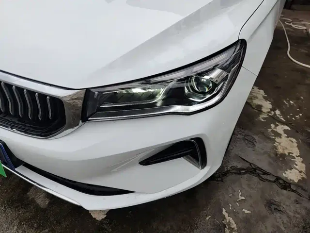 Geely Emgrand — Фото автомобиля 23