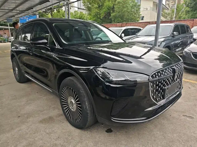 Lincoln Corsair — Фото автомобиля 3