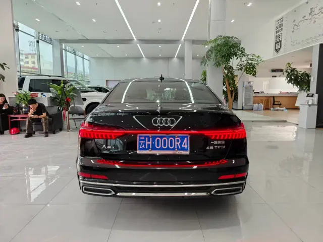 Audi A6L — Фото автомобиля 7