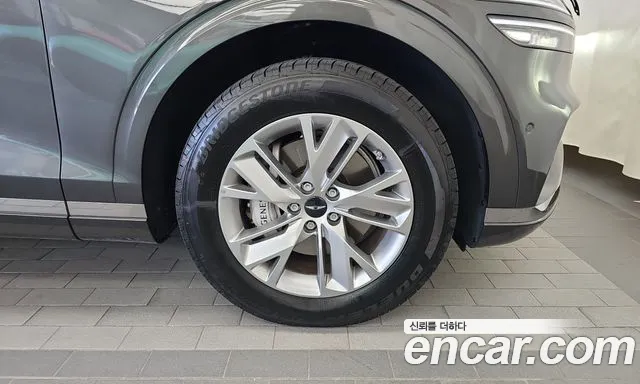 Genesis GV70 — Фото автомобиля 6