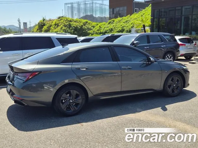 Hyundai Avante CN7 — Фото автомобиля 5