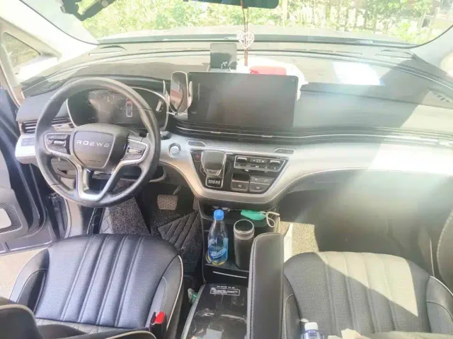 Roewe iMAX8 — Фото автомобиля 12