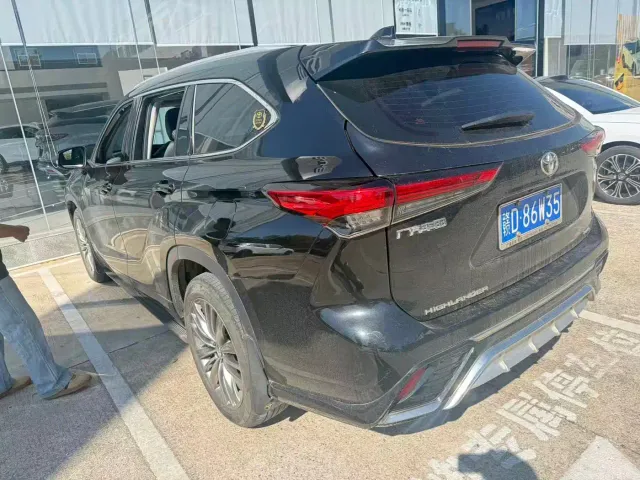 Toyota Highlander — Фото автомобиля 2