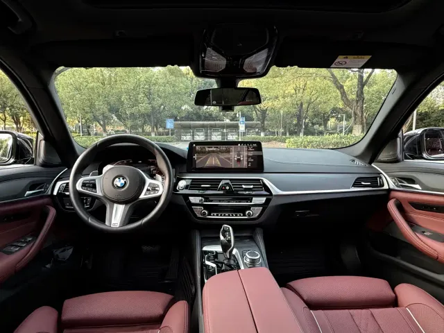 BMW 5 Series — Фото автомобиля 22