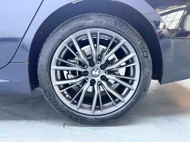 BMW 3 Series — Фото автомобиля 22