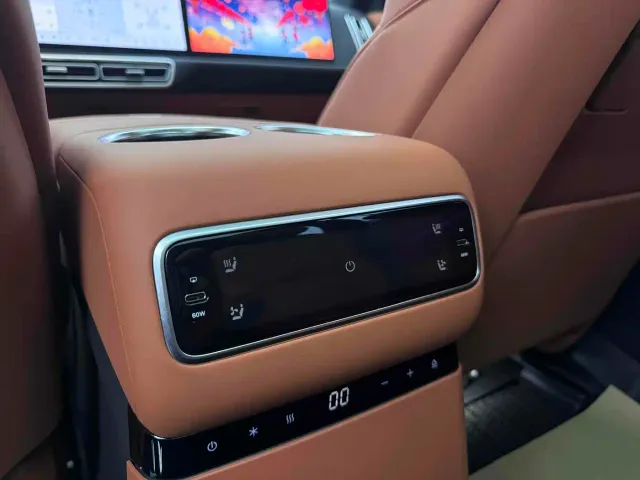 Li Auto L9 — Фото автомобиля 7
