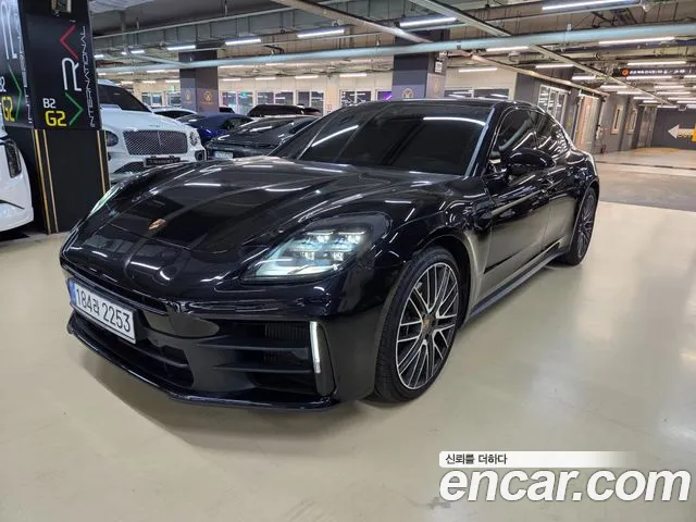 Фотография автомобиля — Porsche Panamera 976