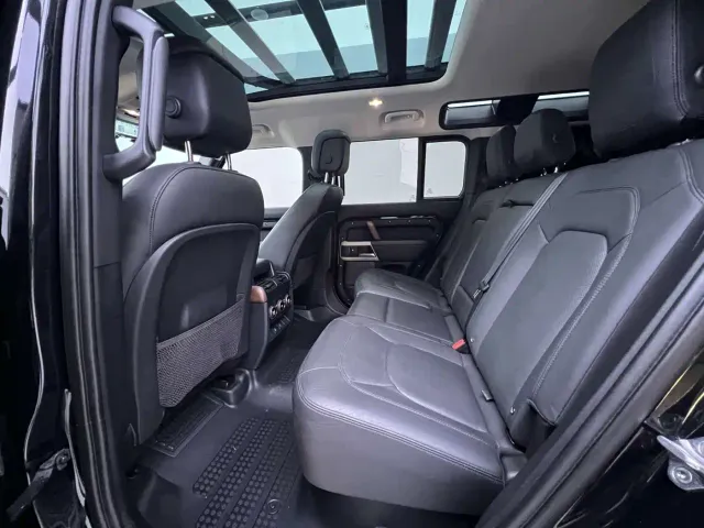 Land Rover Defender — Фото автомобиля 7
