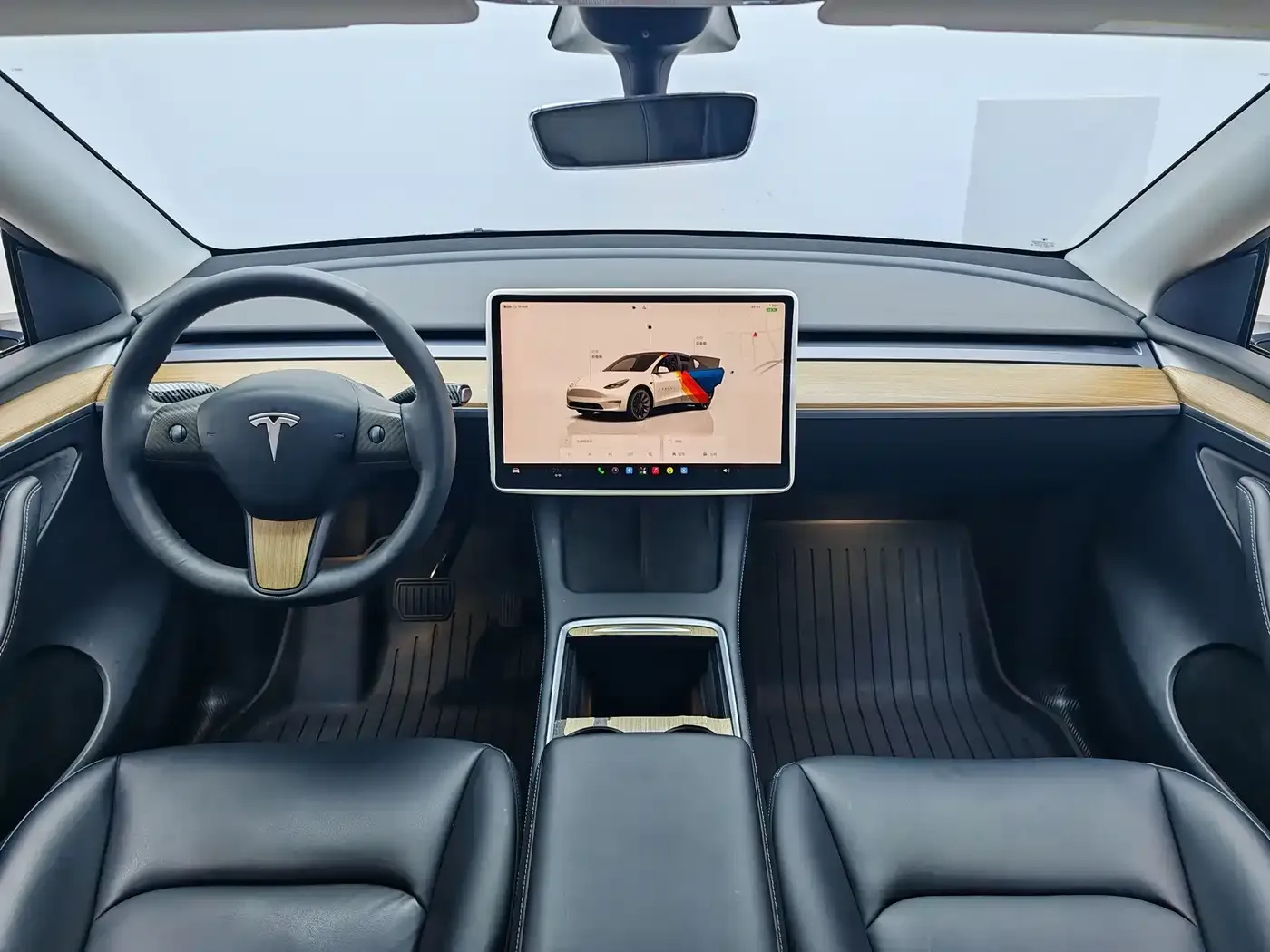 Tesla Model Y 2022 Rear-Wheel Drive Version — Фото автомобиля 15