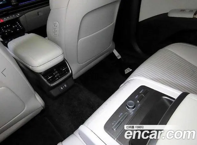 Hyundai Grandeur GN7 — Фото автомобиля 14