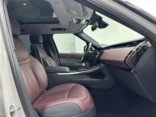 Land Rover Range Rover Sport — Фото автомобиля 16