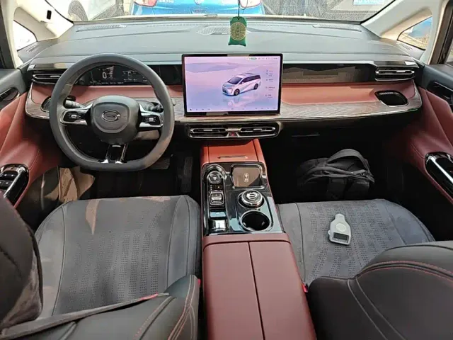 GAC Trumpchi Trumpchi E8 NEV 2024 Model 150km MAX+ — Фото автомобиля 9