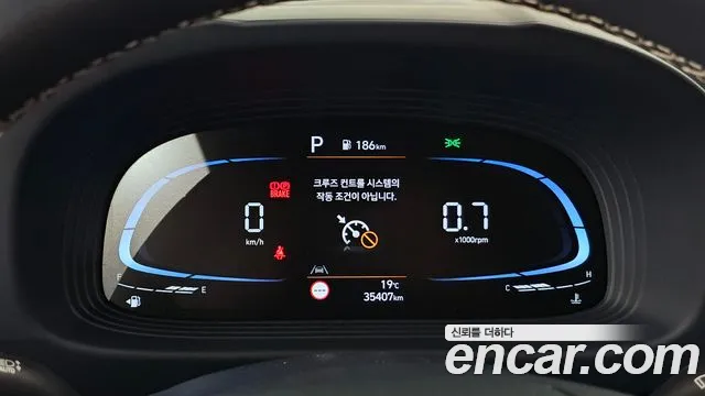 Hyundai Venue — Фото автомобиля 11