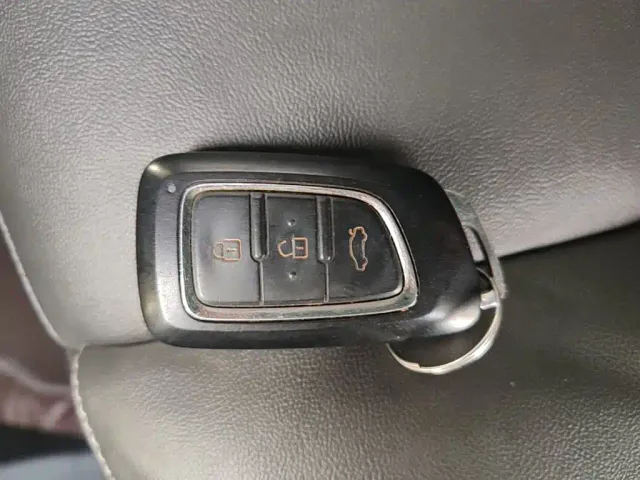 Dongfeng Fengshen E70 — Фото автомобиля 8