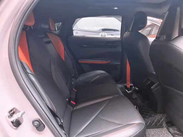 Changan Changan UNI-V 2022 1.5T Premium Model — Фото автомобиля 8