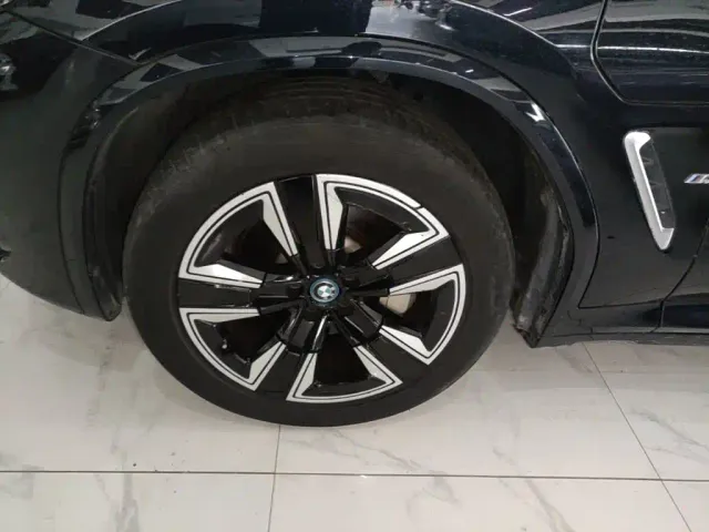 BMW iX3 — Фото автомобиля 22