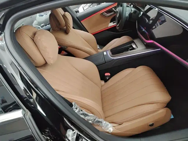 Mercedes-Benz E-Class — Фото автомобиля 24