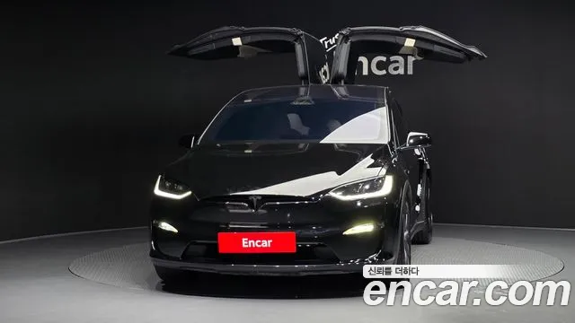 Tesla Model X — Фото автомобиля 3