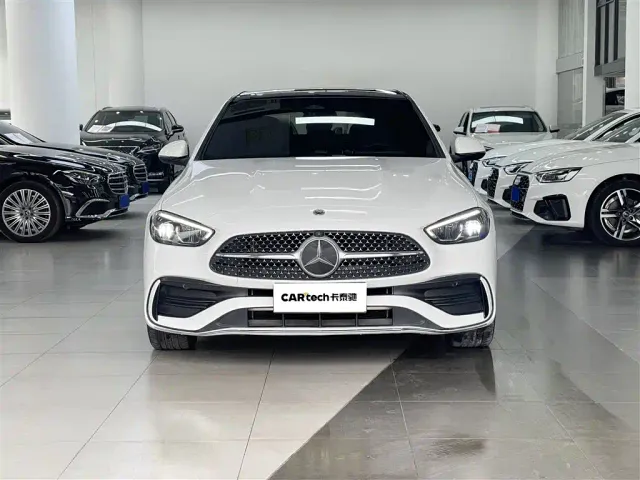 Mercedes-Benz C-Class — Фото автомобиля 2