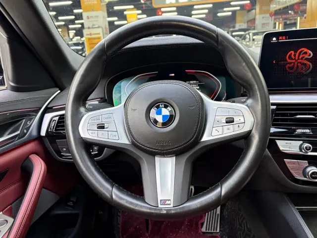 BMW 5 Series — Фото автомобиля 6