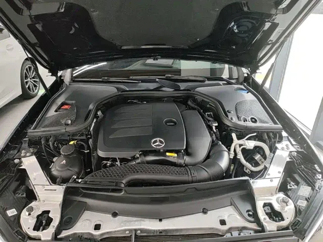 Mercedes-Benz E-Class — Фото автомобиля 19
