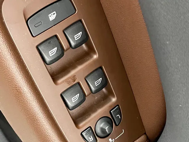 Volvo XC60 — Фото автомобиля 21