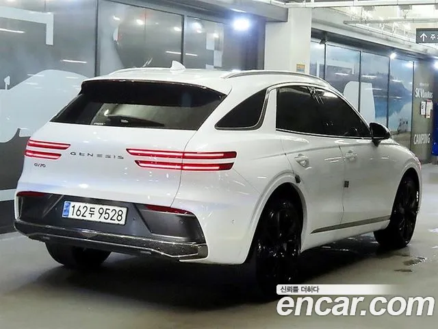 Genesis GV70 2.5T Бензин 2WD — Фото автомобиля 3