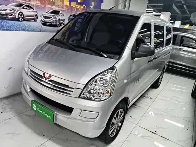 Фотография автомобиля — Wuling Rongguang S