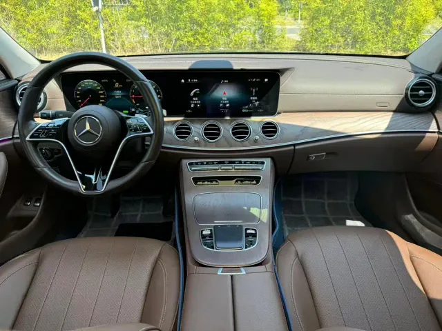 Mercedes-Benz E-Class — Фото автомобиля 7