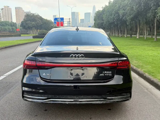 Audi A7L — Фото автомобиля 11