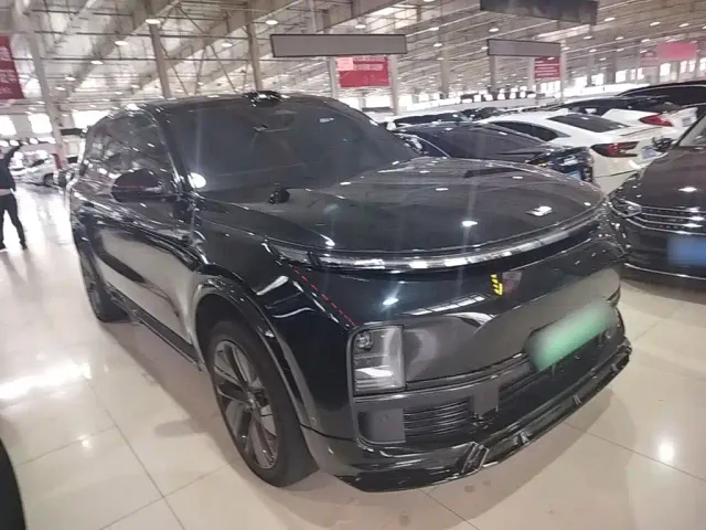 Li Auto L9 — Фото автомобиля 3