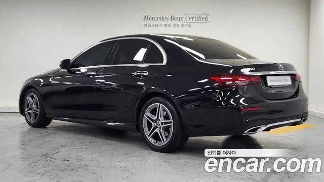 Mercedes-Benz E-Class — Фото автомобиля 16