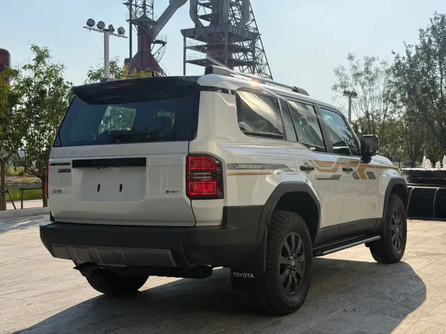 Toyota Prado — Фото автомобиля 5