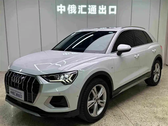 Фотография автомобиля — Audi Q3