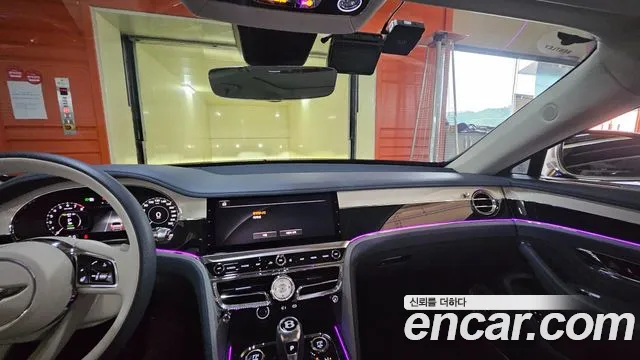 Bentley Flying Spur — Фото автомобиля 6