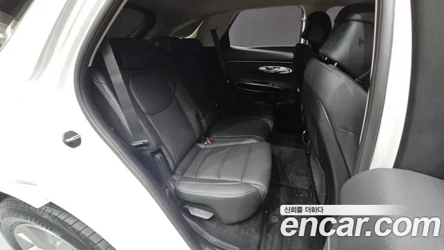 Genesis GV70 — Фото автомобиля 11