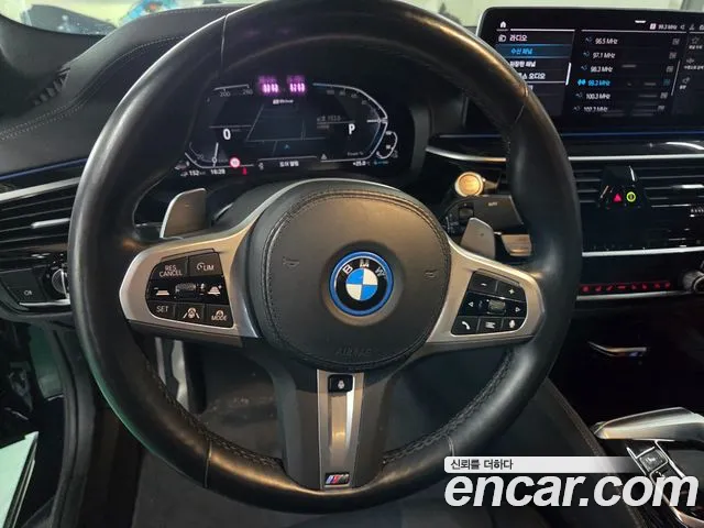 BMW 5 Series G30 — Фото автомобиля 9