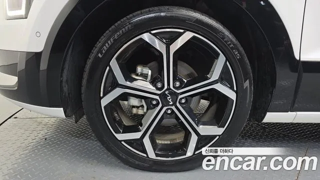Kia Niro The All New Niro Signature — Фото автомобиля 5